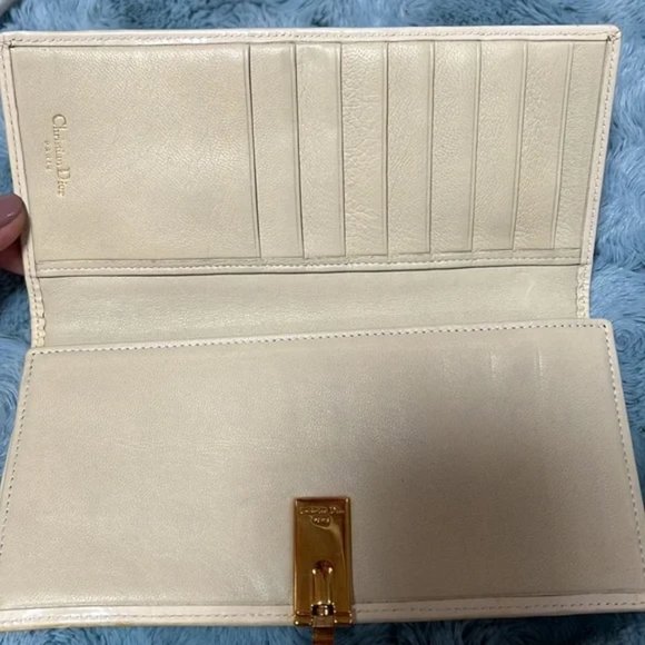 CHRISTIAN DIOR BEIGE PATENT LEATHER CONTINENTAL WALLET - Picture 5 of 15